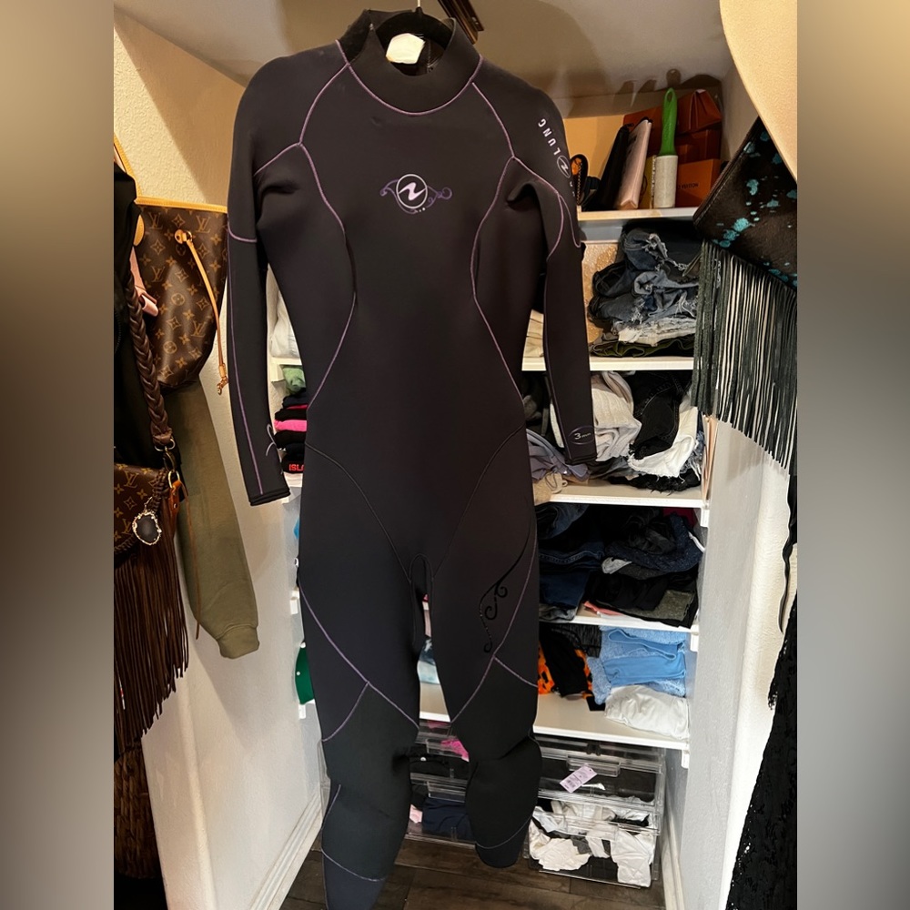 Aqua lung, wet suit, size 10